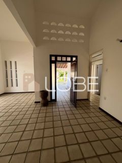 Casa Ampla com excelente potencial comercial e residencial - Aeroporto