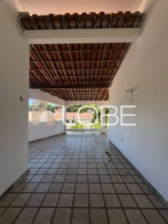 Casa Ampla com excelente potencial comercial e residencial - Aeroporto