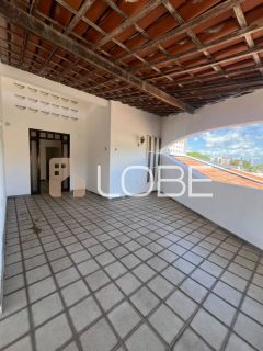 Casa Ampla com excelente potencial comercial e residencial - Aeroporto
