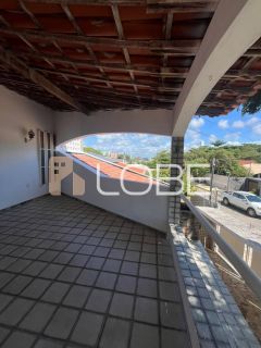 Casa Ampla com excelente potencial comercial e residencial - Aeroporto