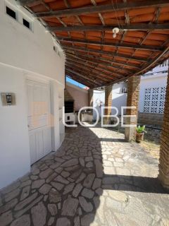 Casa Ampla com excelente potencial comercial e residencial - Aeroporto