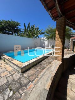 Casa Ampla com excelente potencial comercial e residencial - Aeroporto