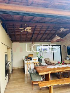 Casa de Alto Padrão no Condomínio Melício Machado - Aruana