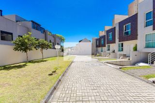Sobrado em condomínio fechado no Vista Alegre