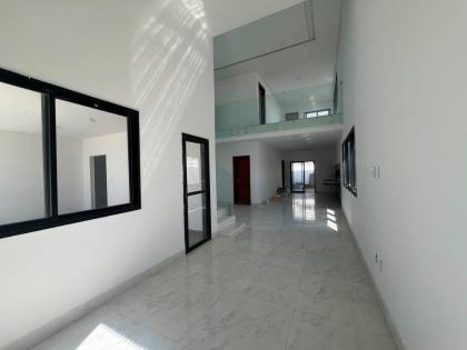 Casa à venda no condomínio sol e praia