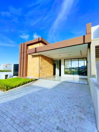Casa Térrea Nova à Venda – Condomínio Villaredo Rio