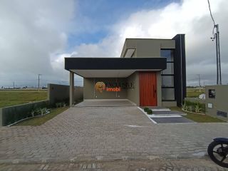 Casa no Condomínio Mares Maluí