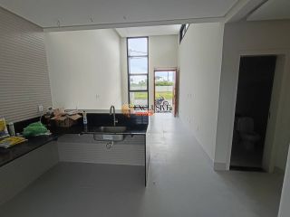 Casa no Condomínio Mares Maluí