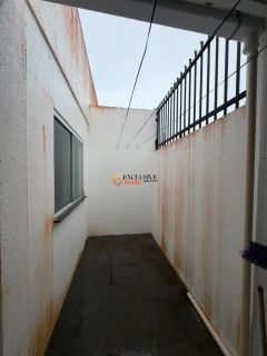 Alugo Casa mobiliada no Luar da Barra