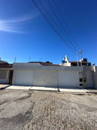 Casa à Venda no Bairro Aeroporto, Aracaju