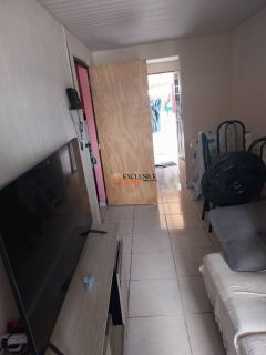 CASA À VENDA COM 2 PAVIMENTOS
