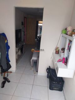CASA À VENDA COM 2 PAVIMENTOS