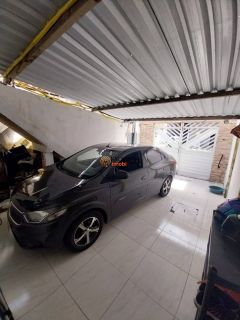 CASA À VENDA COM 2 PAVIMENTOS