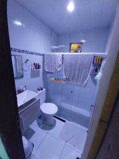 CASA À VENDA COM 2 PAVIMENTOS