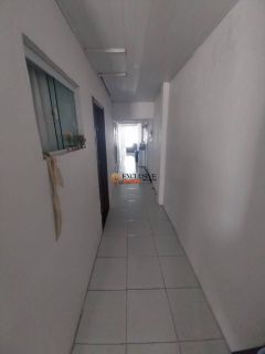 CASA À VENDA COM 2 PAVIMENTOS