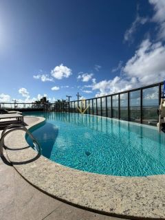 Beach Class Jaguaribe – 40 m² | Quarto e Sala | Andar Alto | Vista Mar