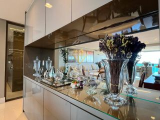 Apartamento 3 Suítes Luxuoso com Vista Mar – Colina A