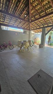 Casa solta 4/4 em Condomínio fechado