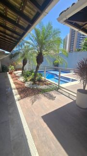 Casa solta 4/4 em Condomínio fechado