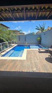 Casa solta 4/4 em Condomínio fechado