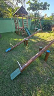 Casa solta 4/4 em Condomínio fechado