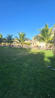 Casa solta 4/4 em Condomínio fechado