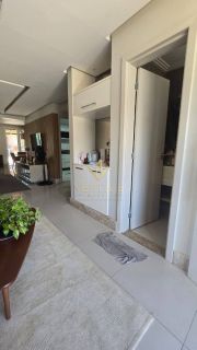 Casa solta 4/4 em Condomínio fechado