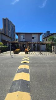 Casa solta 4/4 em Condomínio fechado