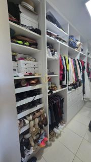 Casa solta 4/4 em Condomínio fechado