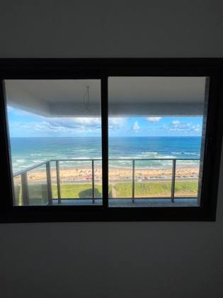 Apartamento 3/4 com suíte| Vista Mar Permanente |