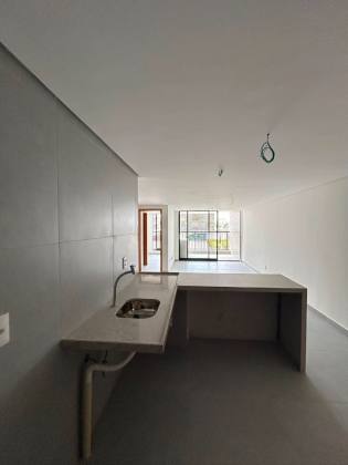 Apartamento Para Vender com 3 quartos 2 suítes no bairro Jardim Oceania em João Pessoa