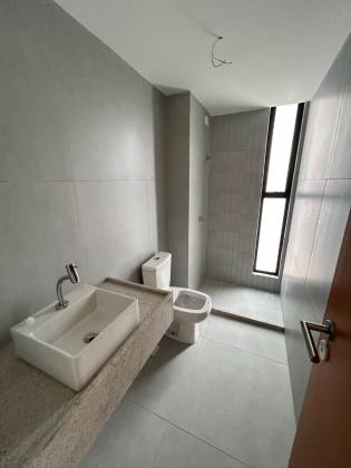 Apartamento Para Vender com 3 quartos 2 suítes no bairro Jardim Oceania em João Pessoa