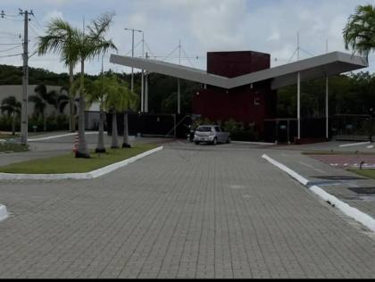 Terreno em condomínio fechado no Bosque do Sol – Segurança, lazer completo e qualidade de vida no Litoral Sul