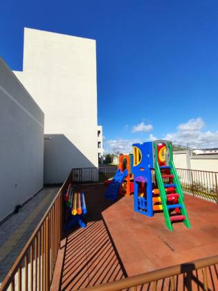 Aproveite essa oportunidade de morar a poucos metros da praia