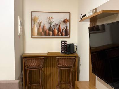 PRONTO PARA MORAR! APARTAMENTO 100% MOBILIADO E EM EXCELENTE LOCALIZAÇÃO