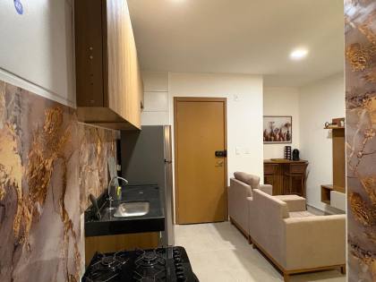 PRONTO PARA MORAR! APARTAMENTO 100% MOBILIADO E EM EXCELENTE LOCALIZAÇÃO