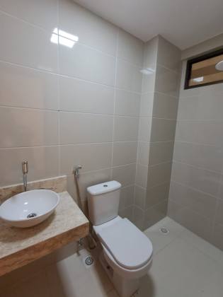 RES. NO JARDIM OCEANIA | 3 SUÍTES, ANDAR ALTO E A POUCOS METROS DA PRAIA