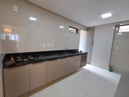 RES. NO JARDIM OCEANIA | 3 SUÍTES, ANDAR ALTO E A POUCOS METROS DA PRAIA