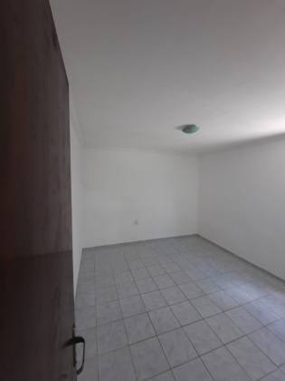 Apartamento térreo à venda com 3 quartos, 1 suíte e 1 vaga no Bessa - João Pessoa/PB