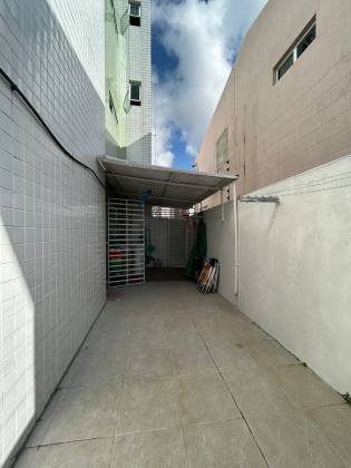 Apartamento térreo à venda com 3 quartos, 1 suíte e 1 vaga em Intermares - Cabedelo/PB