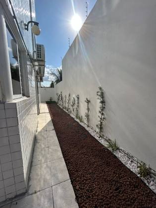 Apartamento térreo à venda com 3 quartos, 1 suíte e 1 vaga em Intermares - Cabedelo/PB