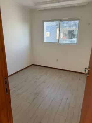 Apartamento à venda com 3 quartos, 1 suíte e 2 vagas em Intermares - Cabedelo/PB