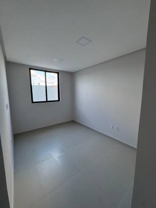 Uma casa contemporânea, elegante e funcional, pensada para quem valoriza conforto, privacidade e arquitetura.