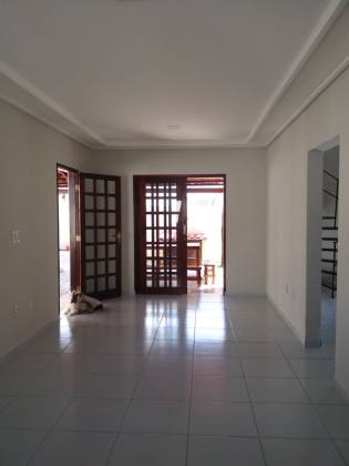 LOCAÇÃO DE EXCELENTE CASA NO TREZE DE MAIO 