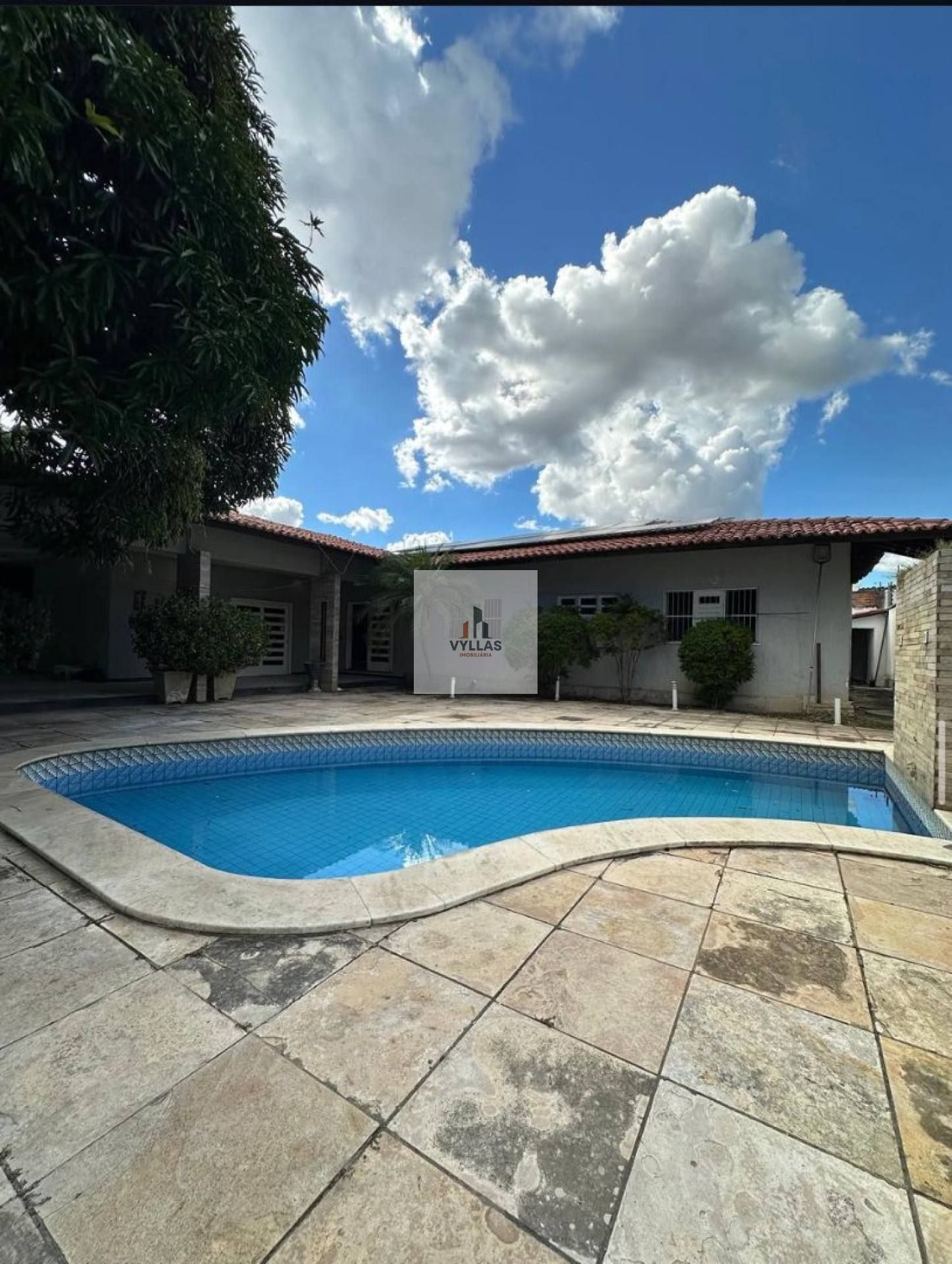 CASA RUA TOMAZ AREA LEAO , ININGA