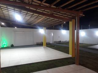 CASA EM RUA PÚBLICA NO MOSQUEIRO
