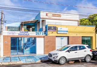 Centro Comercial na Coroa do Meio