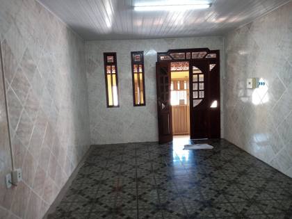 CASA NO EDUARDO GOMES