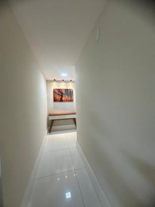 CONDOMÍNIO EL VISO CONTEMPORÂNEO