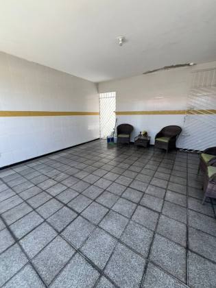 CASA EM PARQUE DOS COQUEIROS
